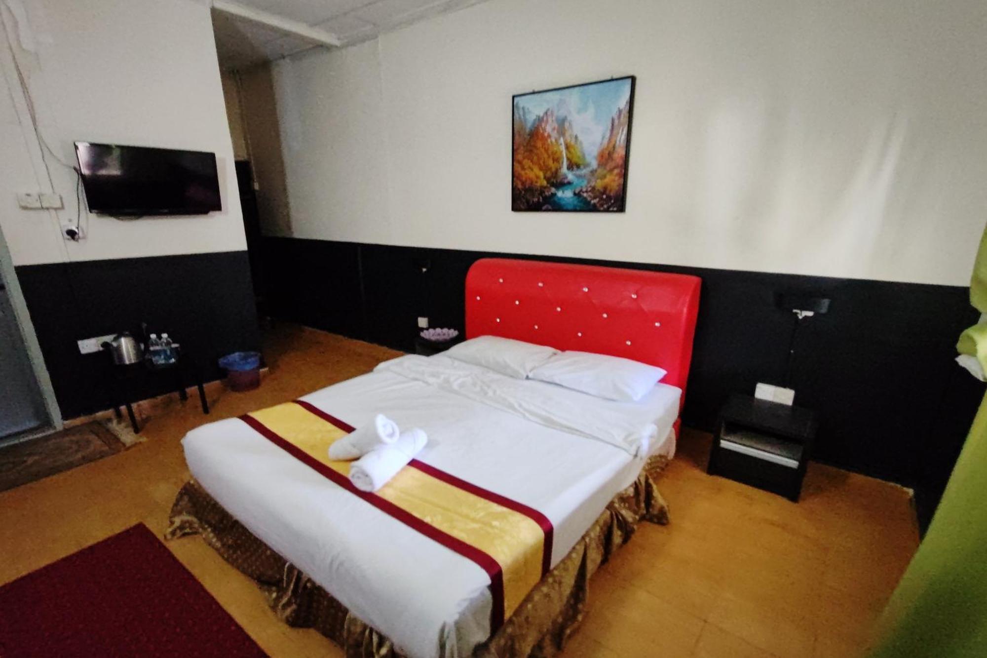 Standard Queen Room