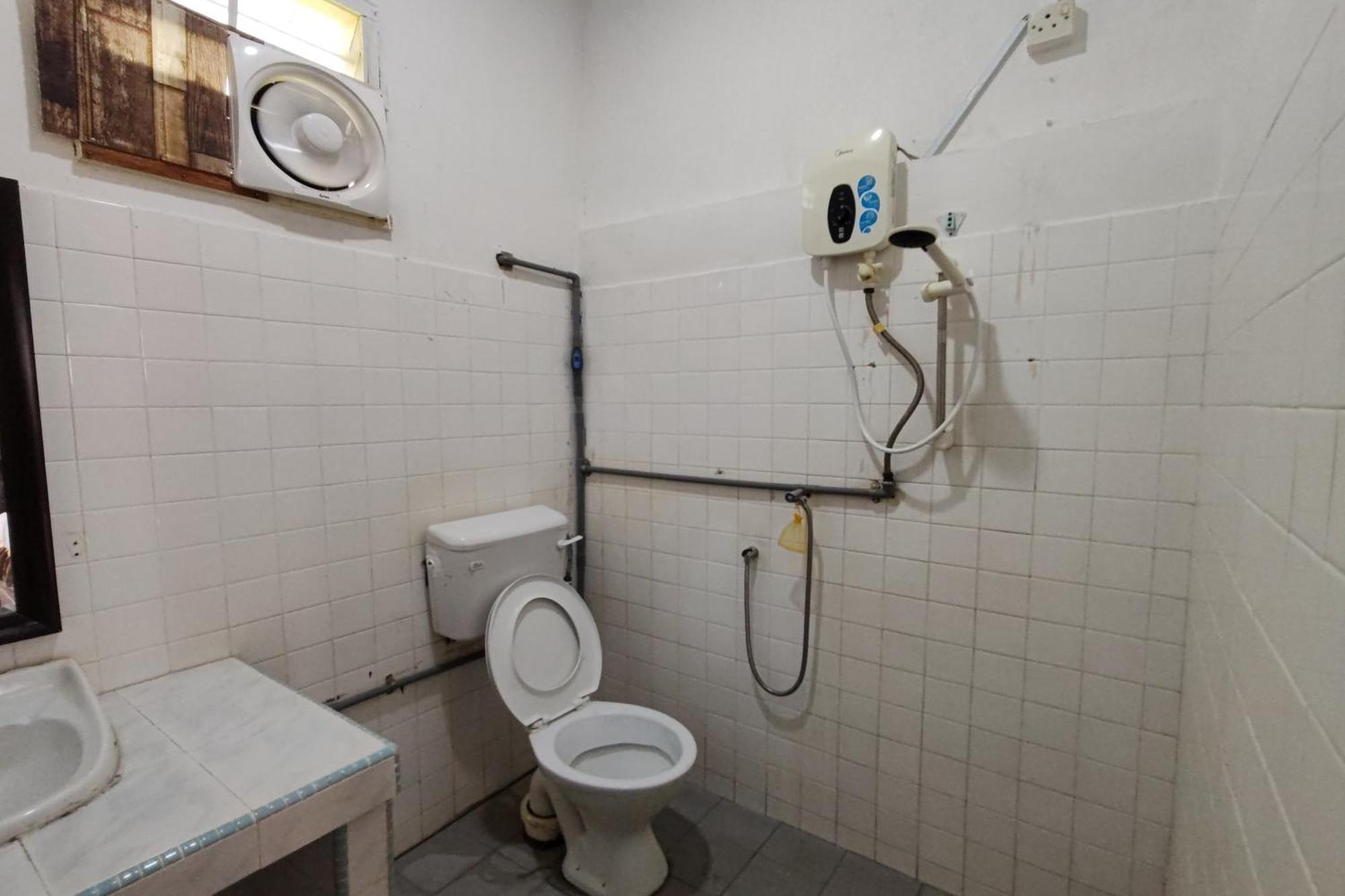 Standard Queen Room