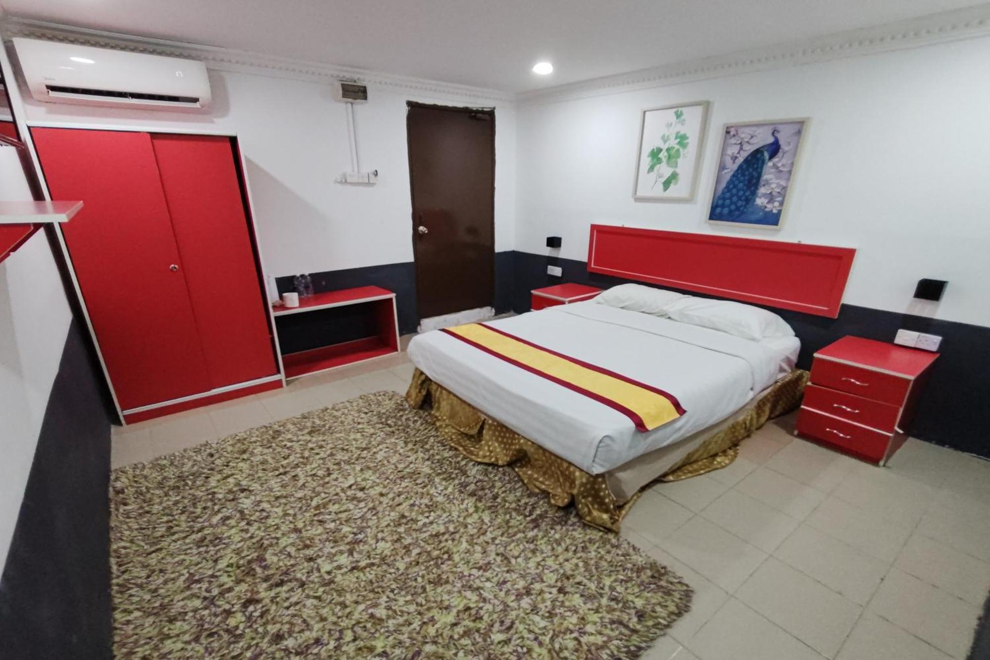 Standard Queen Room
