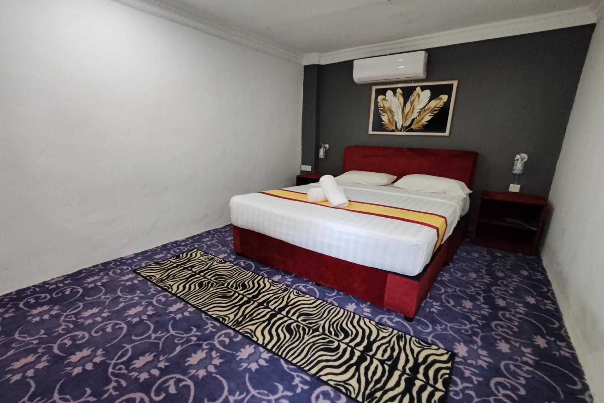 Standard Queen Room